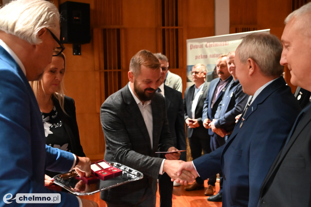 Przedstawiciele Władz Powiatu wręczyli nagrody w konkursach dożynkowych