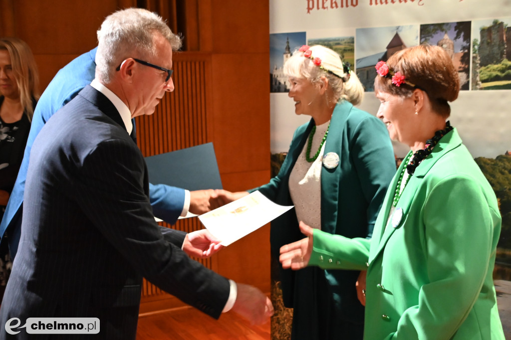 Przedstawiciele Władz Powiatu wręczyli nagrody w konkursach dożynkowych