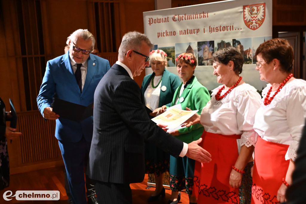 Przedstawiciele Władz Powiatu wręczyli nagrody w konkursach dożynkowych