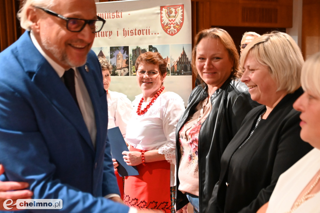 Przedstawiciele Władz Powiatu wręczyli nagrody w konkursach dożynkowych