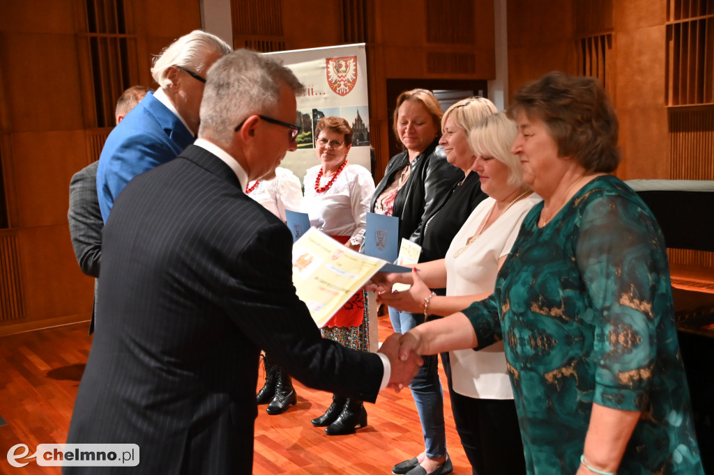 Przedstawiciele Władz Powiatu wręczyli nagrody w konkursach dożynkowych