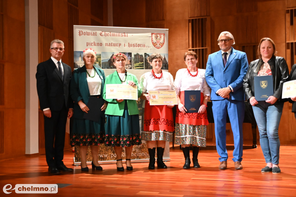 Przedstawiciele Władz Powiatu wręczyli nagrody w konkursach dożynkowych