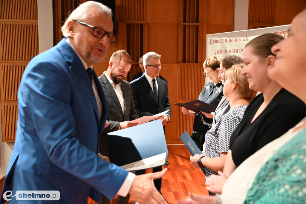 Przedstawiciele Władz Powiatu wręczyli nagrody w konkursach dożynkowych