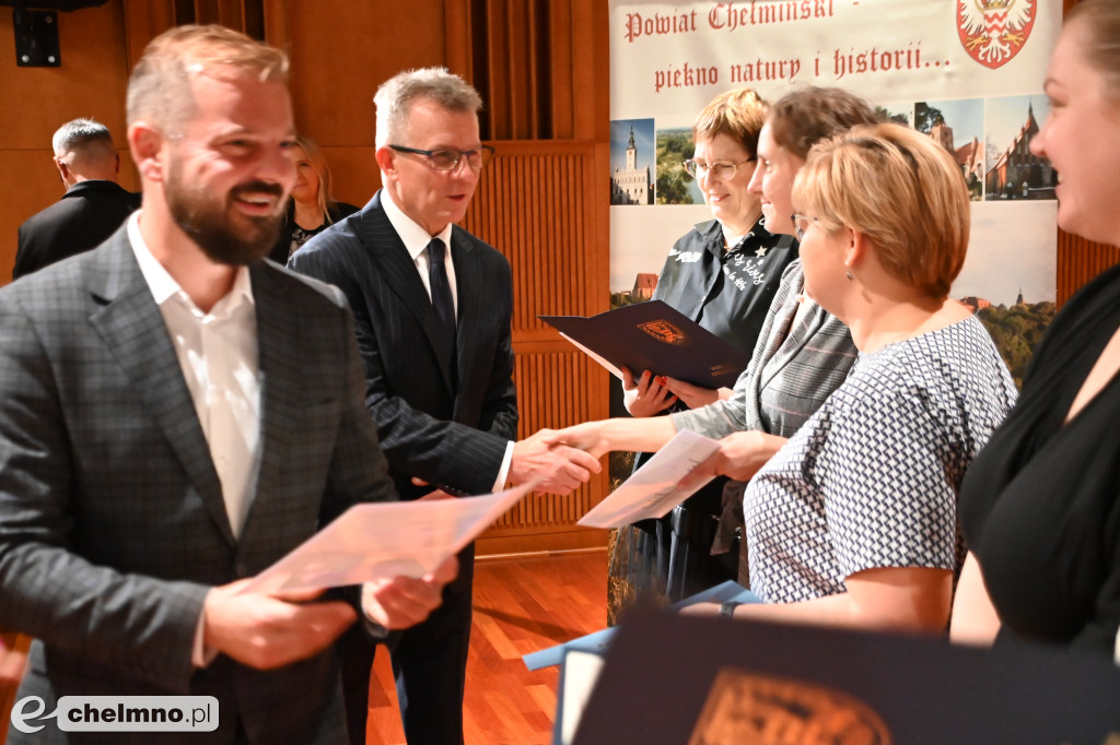 Przedstawiciele Władz Powiatu wręczyli nagrody w konkursach dożynkowych