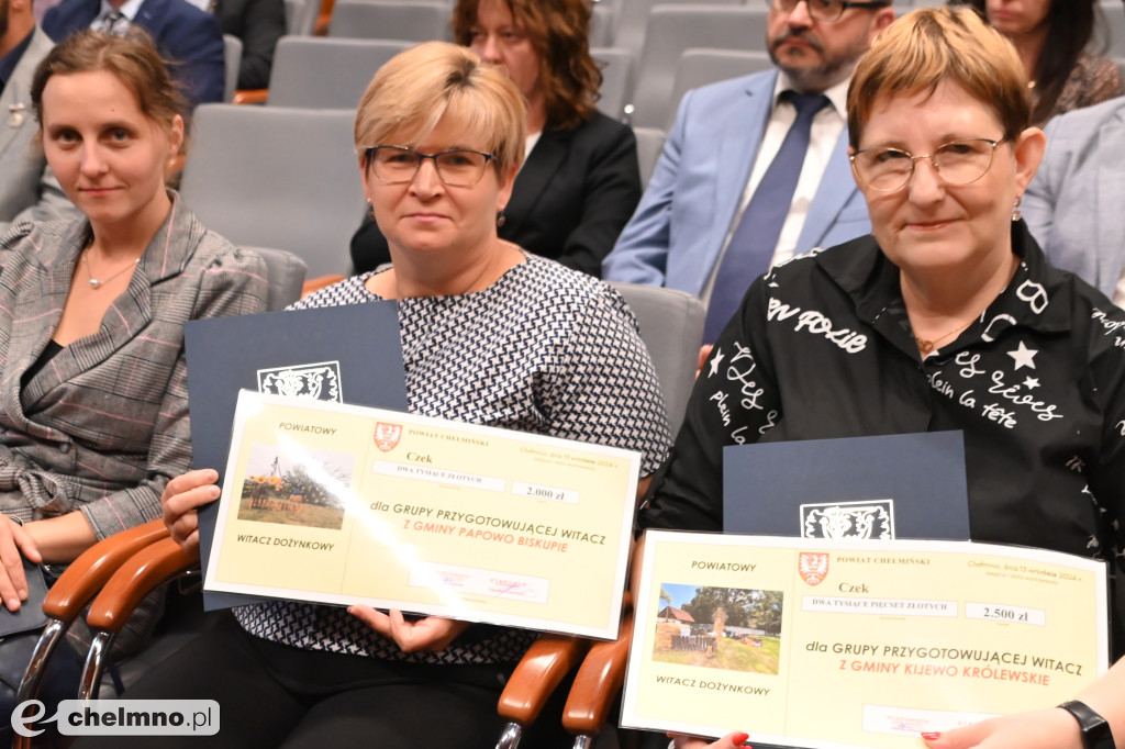 Przedstawiciele Władz Powiatu wręczyli nagrody w konkursach dożynkowych