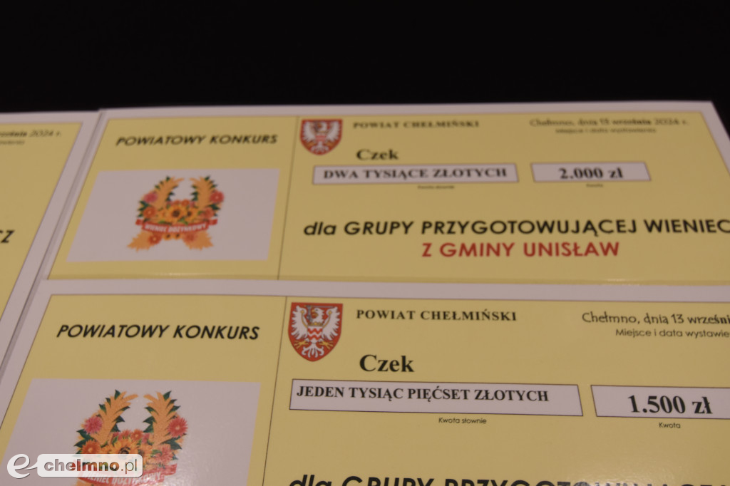 Przedstawiciele Władz Powiatu wręczyli nagrody w konkursach dożynkowych