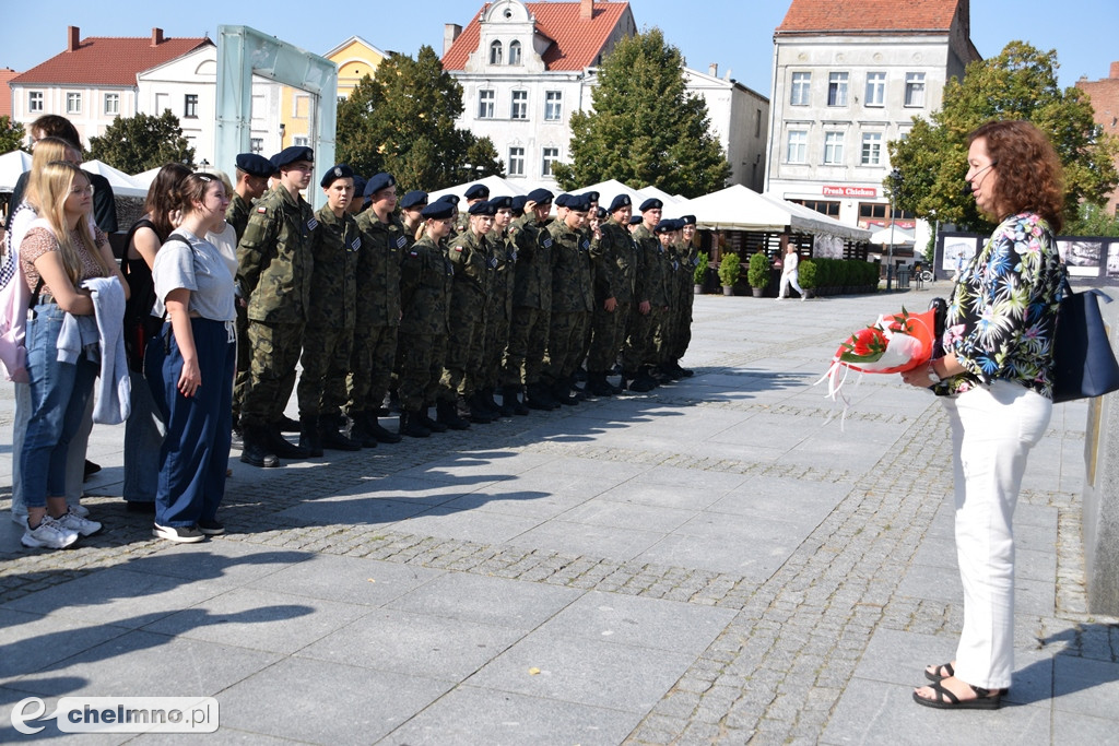 Marsz Pamięci w Chełmnie – młodzież oddała hołd ofiarom II wojny światowej