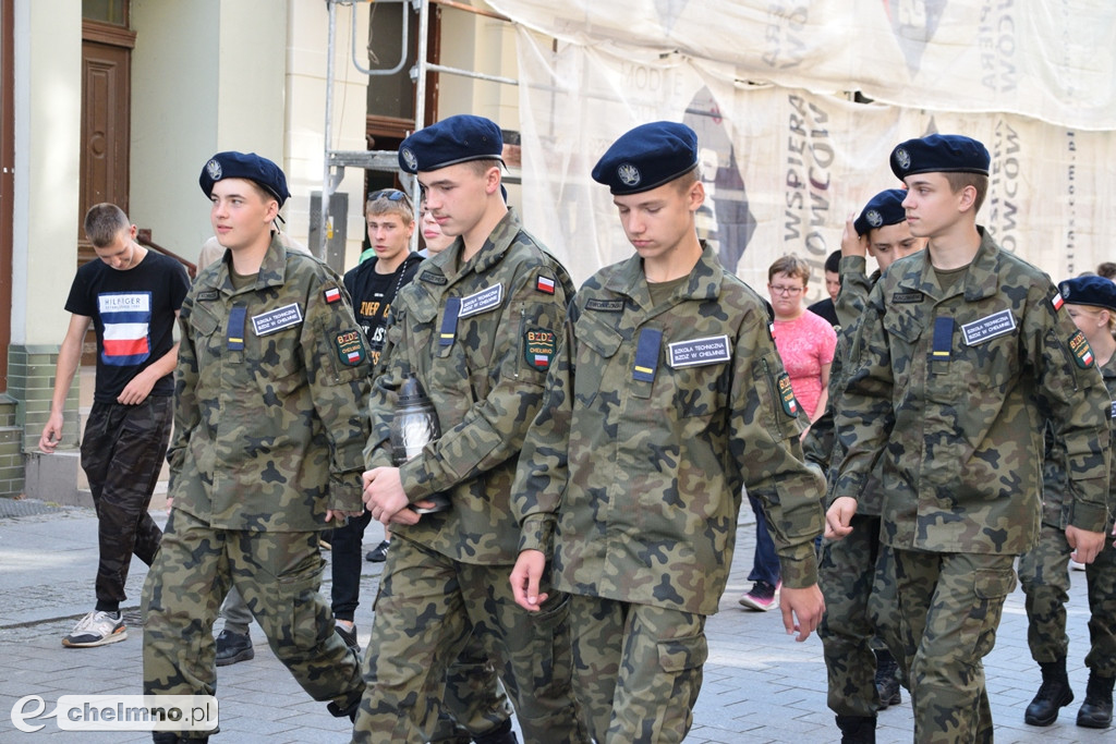 Marsz Pamięci w Chełmnie – młodzież oddała hołd ofiarom II wojny światowej