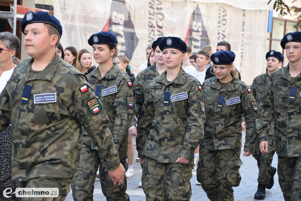 Marsz Pamięci w Chełmnie – młodzież oddała hołd ofiarom II wojny światowej