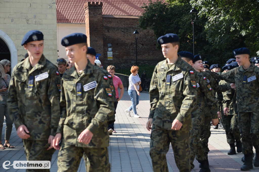 Marsz Pamięci w Chełmnie – młodzież oddała hołd ofiarom II wojny światowej