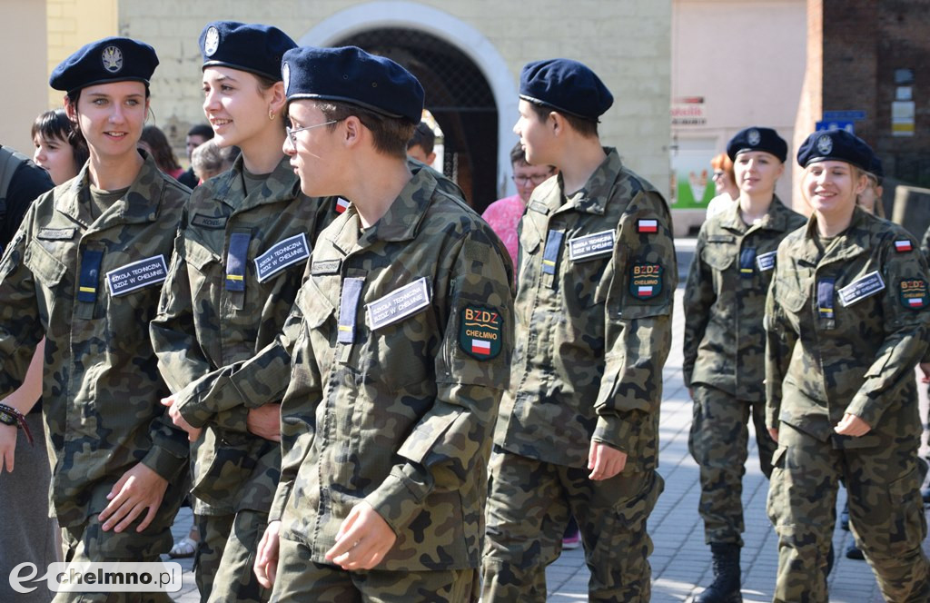 Marsz Pamięci w Chełmnie – młodzież oddała hołd ofiarom II wojny światowej