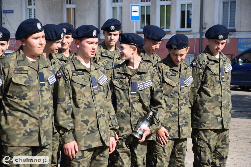 Marsz Pamięci w Chełmnie – młodzież oddała hołd ofiarom II wojny światowej