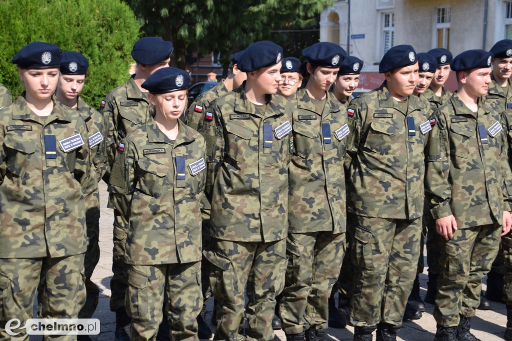 Marsz Pamięci w Chełmnie – młodzież oddała hołd ofiarom II wojny światowej