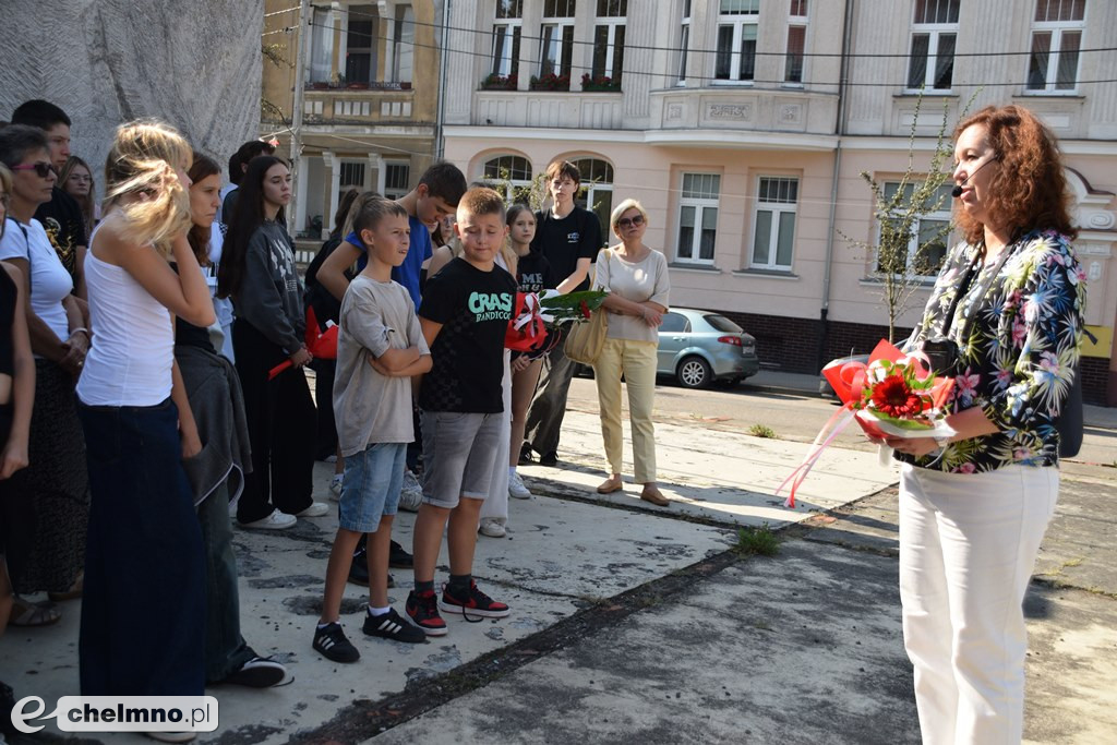 Marsz Pamięci w Chełmnie – młodzież oddała hołd ofiarom II wojny światowej