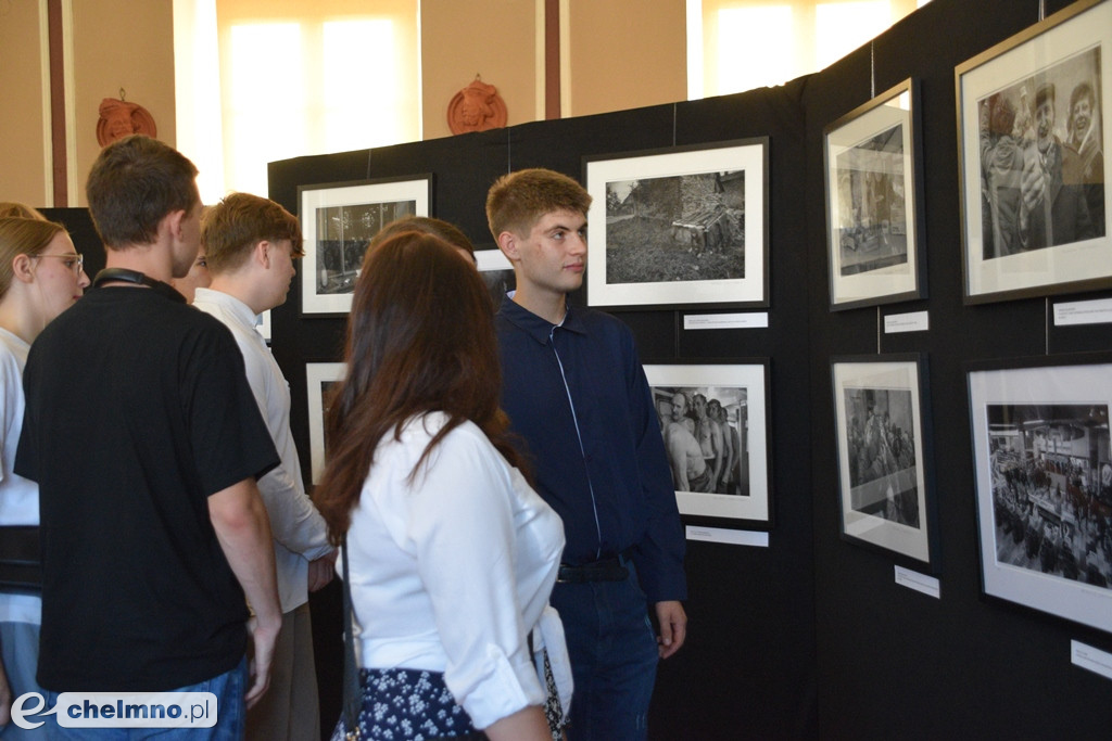 Czy znałeś PRL tak, jak ten fotograf? Wyjątkowe zdjęcia ukazują obraz tamtych lat