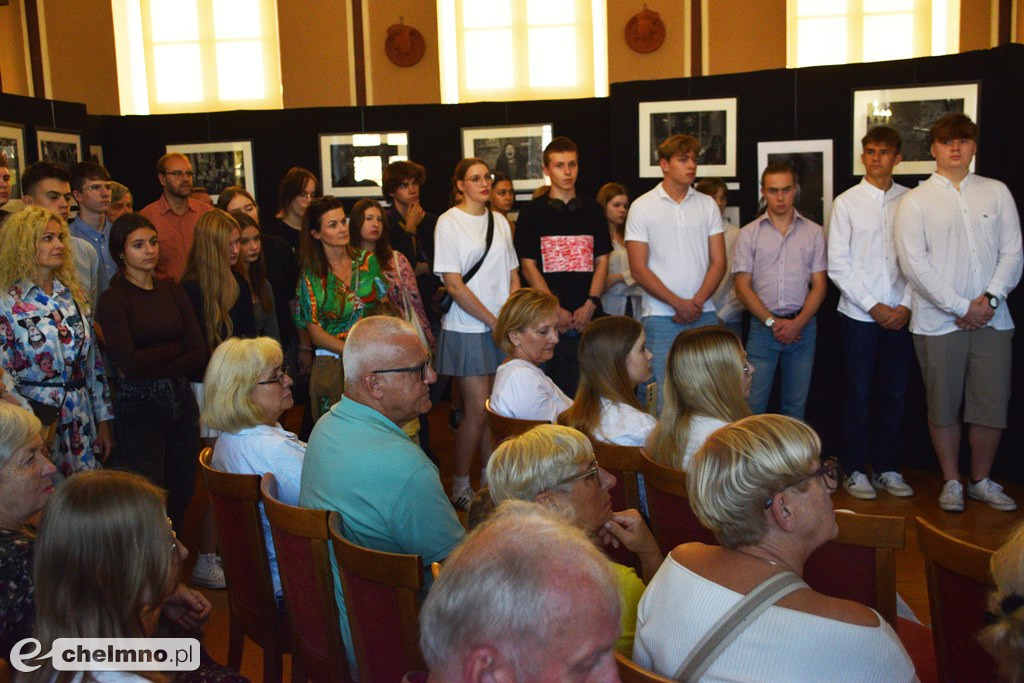 Czy znałeś PRL tak, jak ten fotograf? Wyjątkowe zdjęcia ukazują obraz tamtych lat