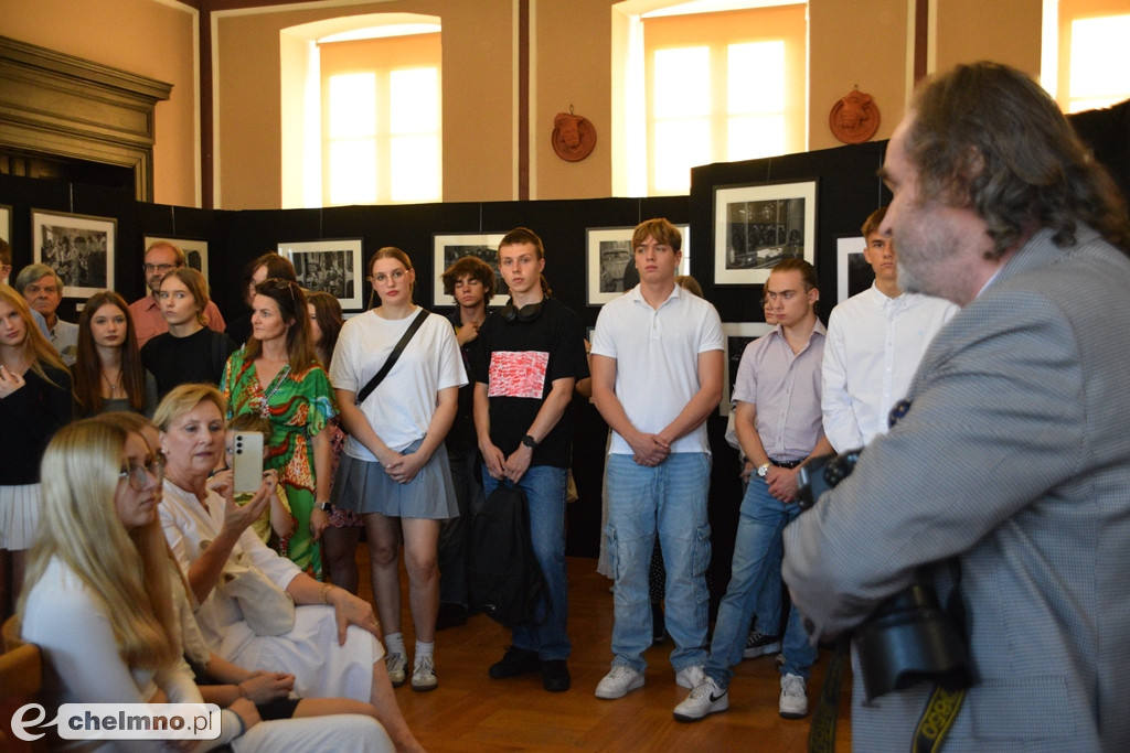 Czy znałeś PRL tak, jak ten fotograf? Wyjątkowe zdjęcia ukazują obraz tamtych lat