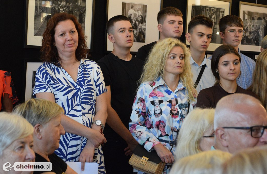 Czy znałeś PRL tak, jak ten fotograf? Wyjątkowe zdjęcia ukazują obraz tamtych lat