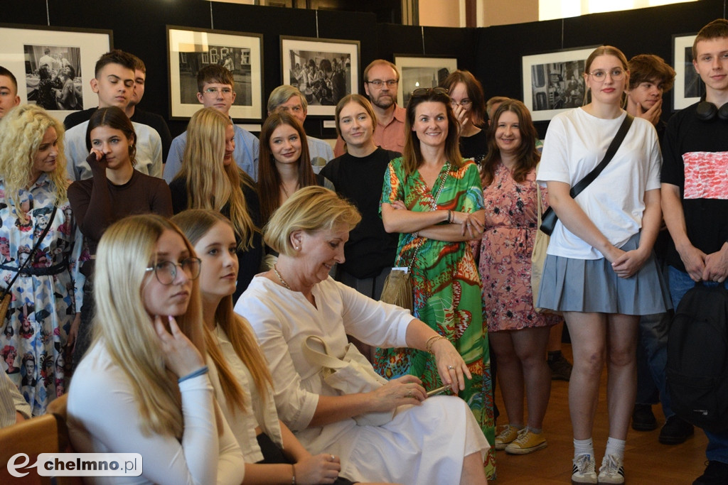 Czy znałeś PRL tak, jak ten fotograf? Wyjątkowe zdjęcia ukazują obraz tamtych lat