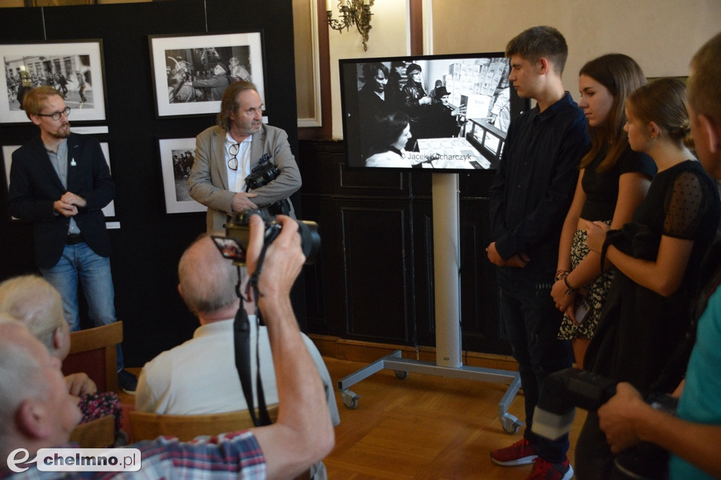 Czy znałeś PRL tak, jak ten fotograf? Wyjątkowe zdjęcia ukazują obraz tamtych lat