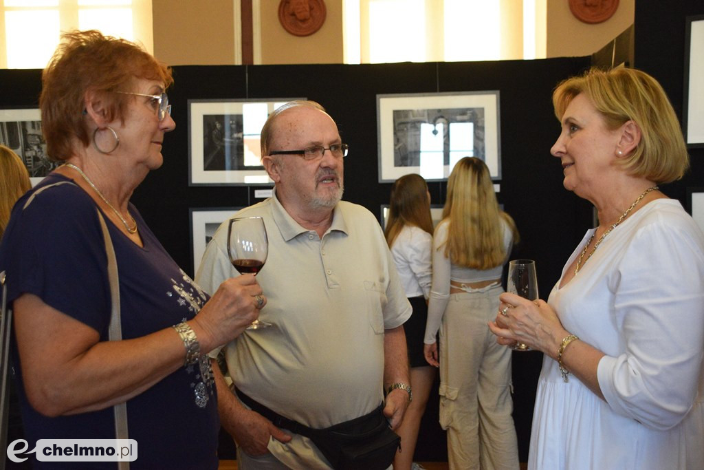 Czy znałeś PRL tak, jak ten fotograf? Wyjątkowe zdjęcia ukazują obraz tamtych lat