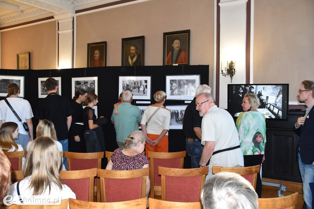 Czy znałeś PRL tak, jak ten fotograf? Wyjątkowe zdjęcia ukazują obraz tamtych lat