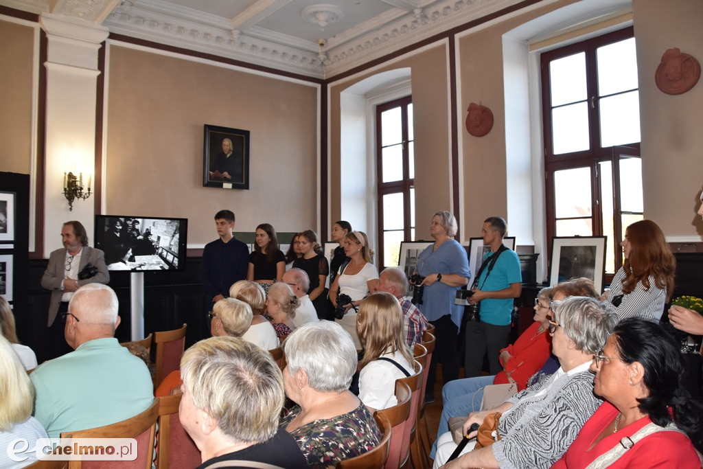 Czy znałeś PRL tak, jak ten fotograf? Wyjątkowe zdjęcia ukazują obraz tamtych lat