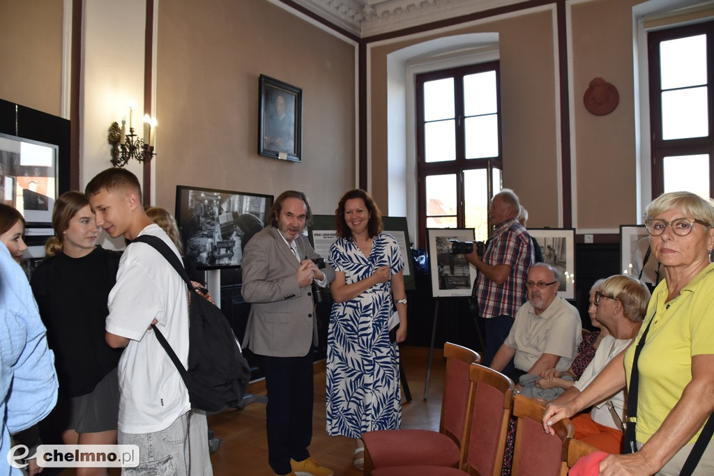 Czy znałeś PRL tak, jak ten fotograf? Wyjątkowe zdjęcia ukazują obraz tamtych lat