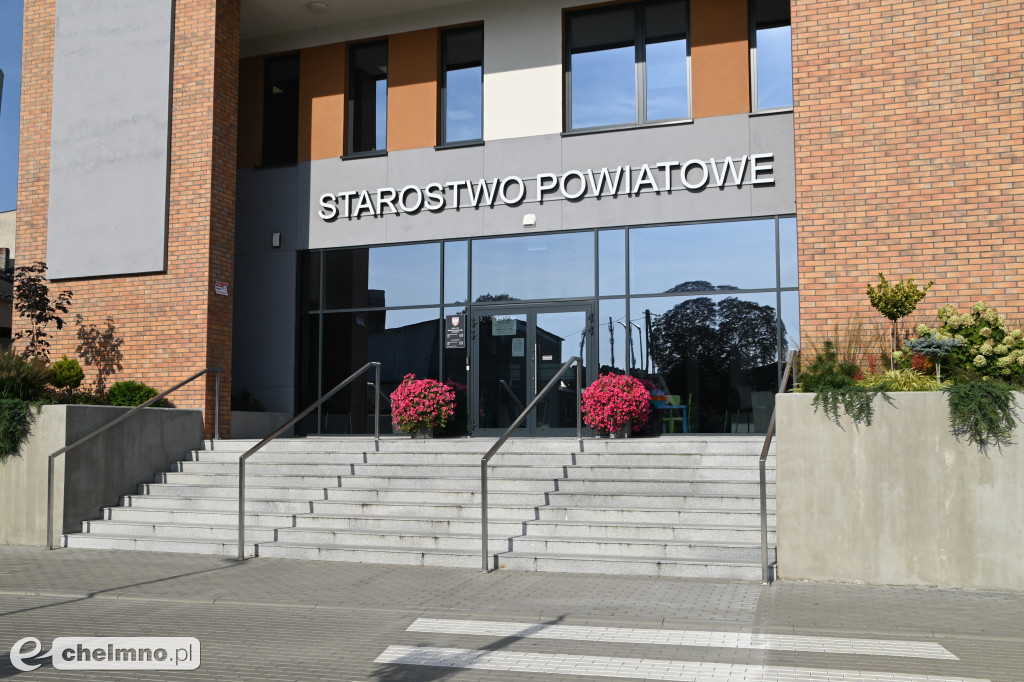 Ładunek wybuchowy podłożony w Starostwie Powiatowym w Chełmnie. Co tam się działo?