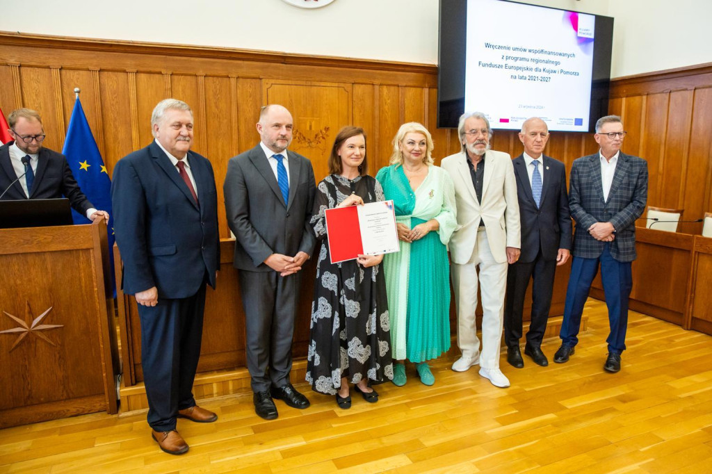 Umowy FEdKP: usługi społeczne, wsparcie biznesu, dziedzictwo