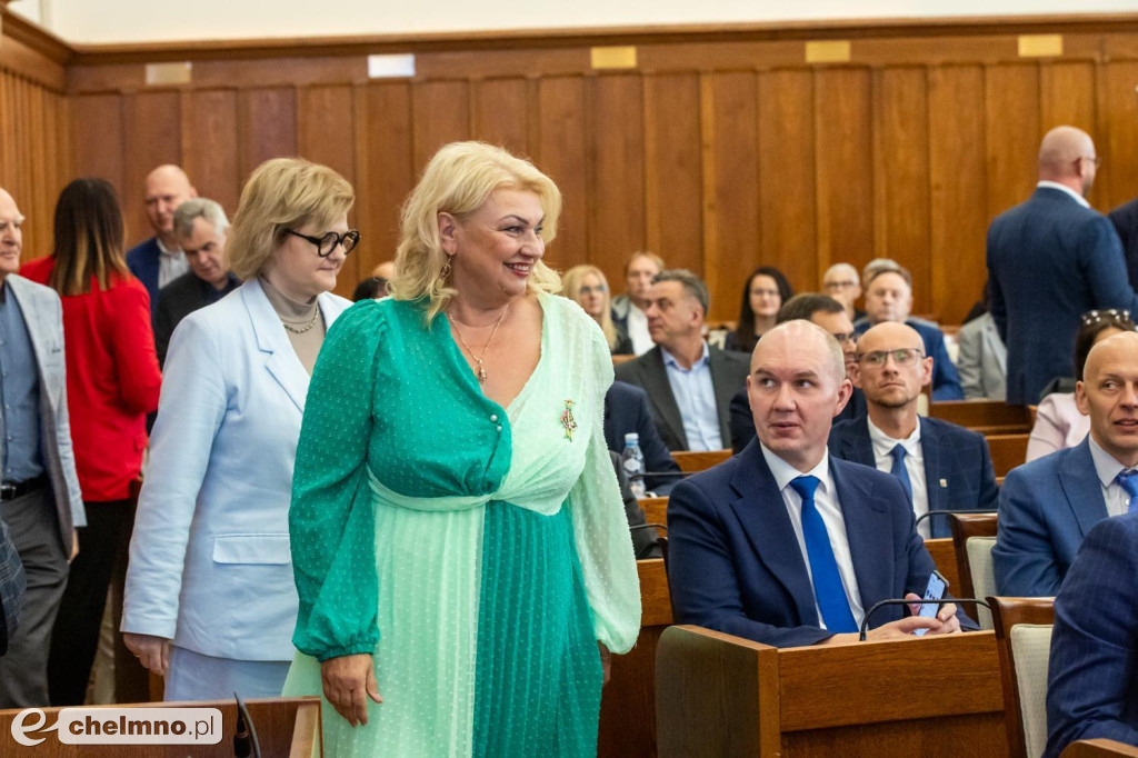 Umowy FEdKP: usługi społeczne, wsparcie biznesu, dziedzictwo