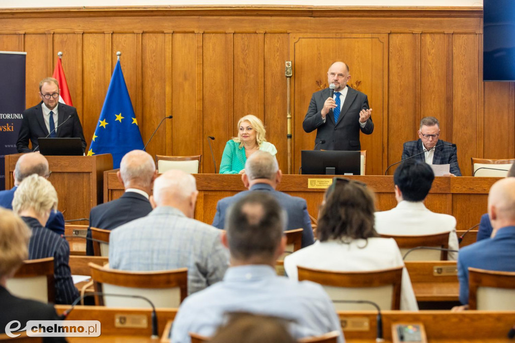 Umowy FEdKP: usługi społeczne, wsparcie biznesu, dziedzictwo
