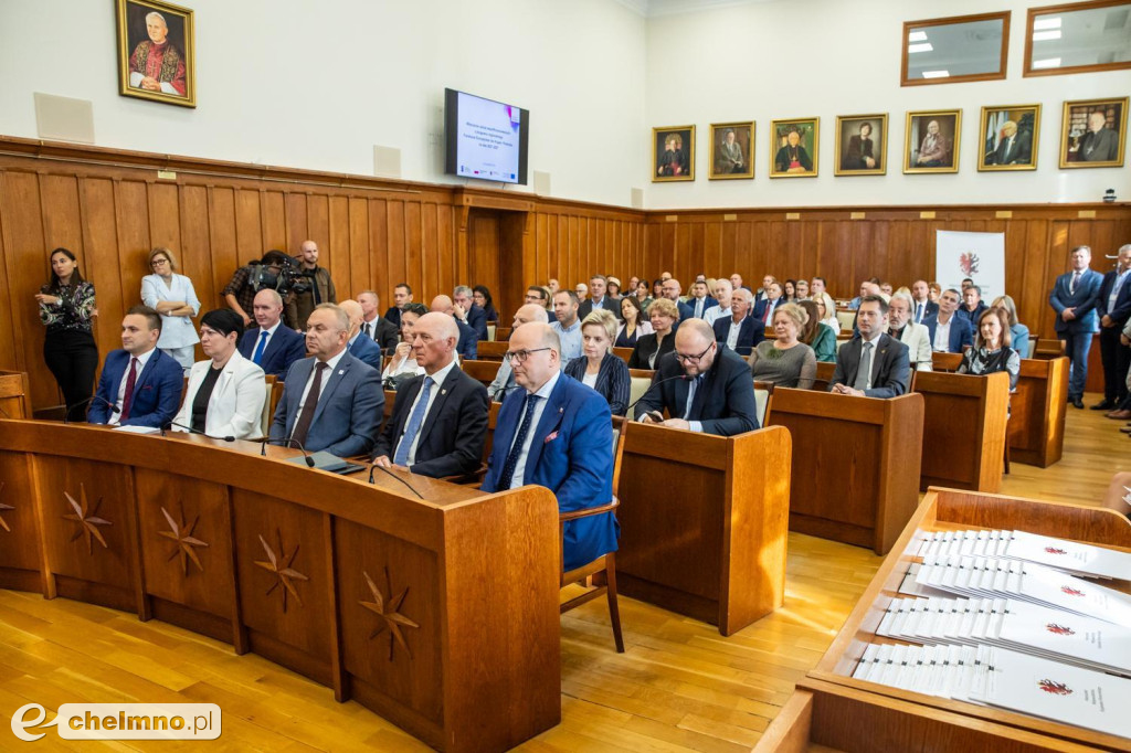 Umowy FEdKP: usługi społeczne, wsparcie biznesu, dziedzictwo