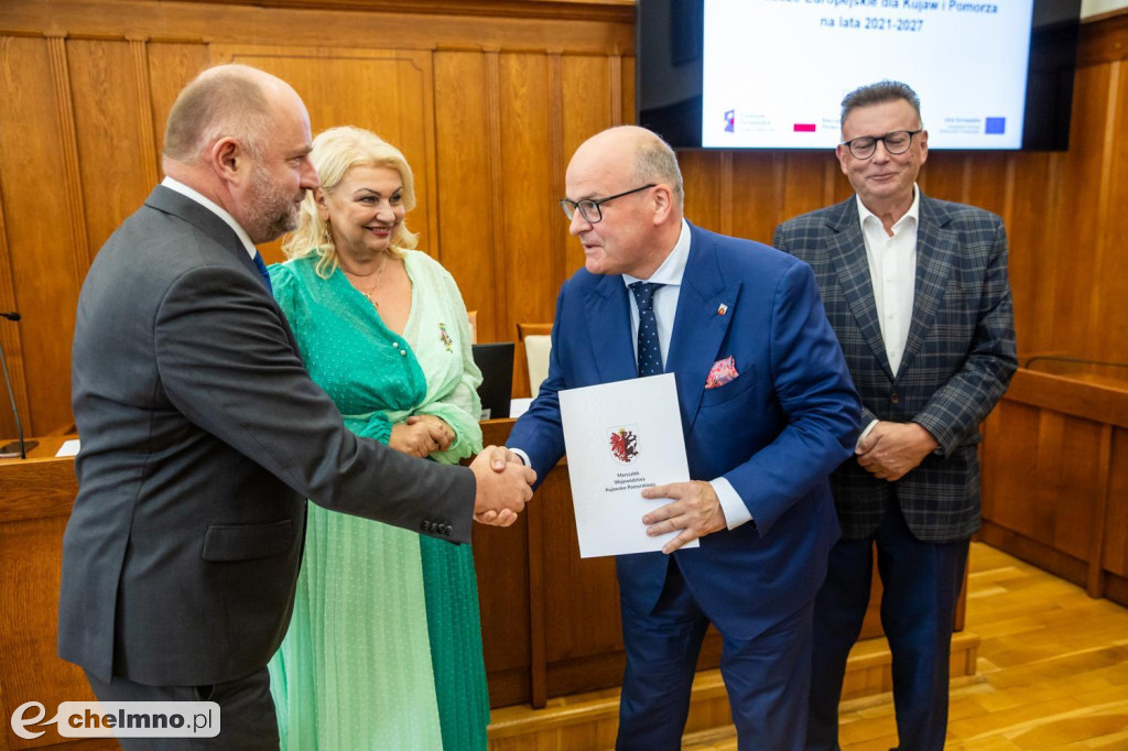 Umowy FEdKP: usługi społeczne, wsparcie biznesu, dziedzictwo