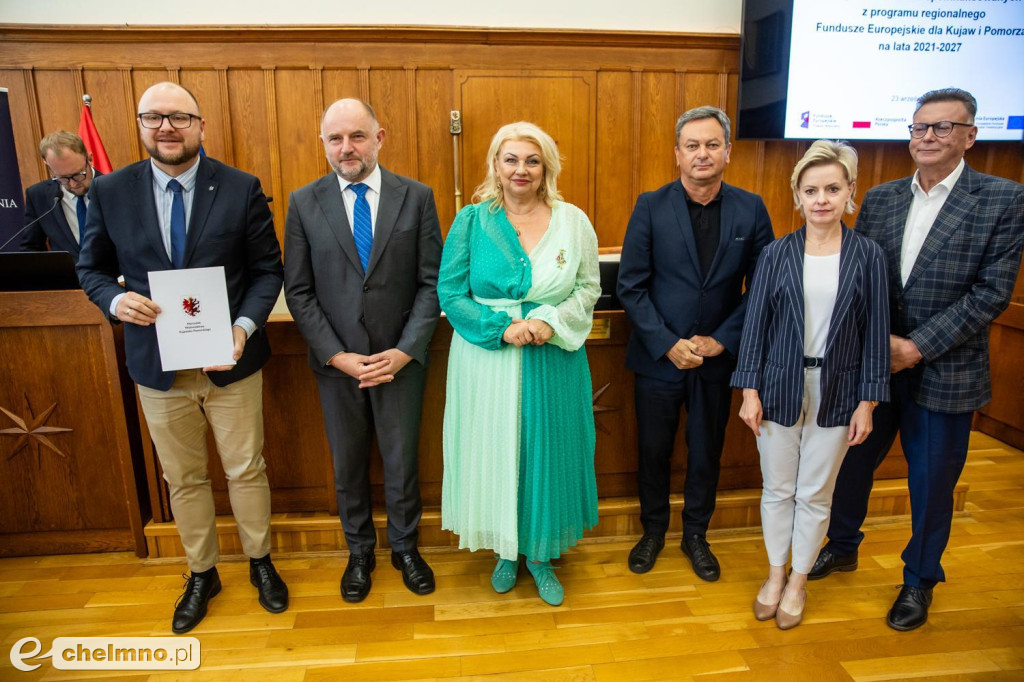 Umowy FEdKP: usługi społeczne, wsparcie biznesu, dziedzictwo