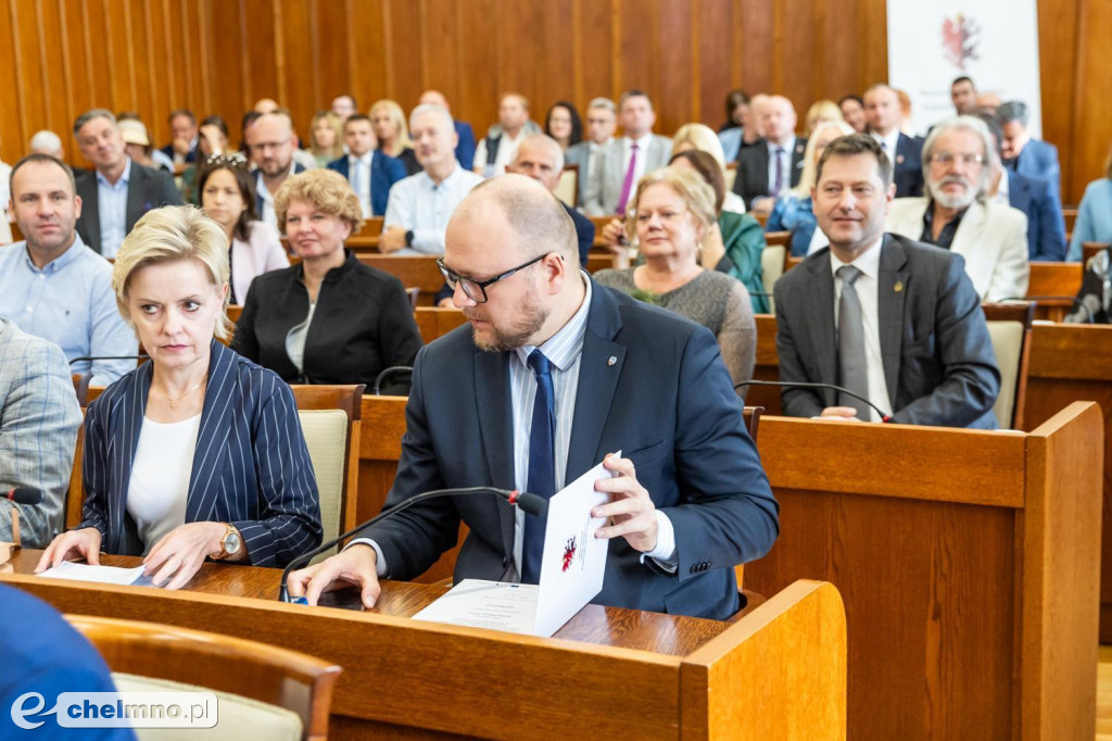 Umowy FEdKP: usługi społeczne, wsparcie biznesu, dziedzictwo