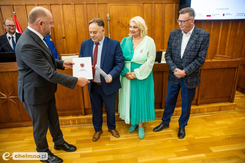 Umowy FEdKP: usługi społeczne, wsparcie biznesu, dziedzictwo