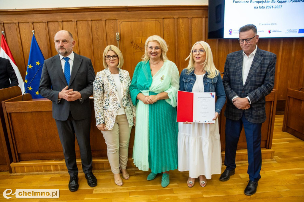 Umowy FEdKP: usługi społeczne, wsparcie biznesu, dziedzictwo