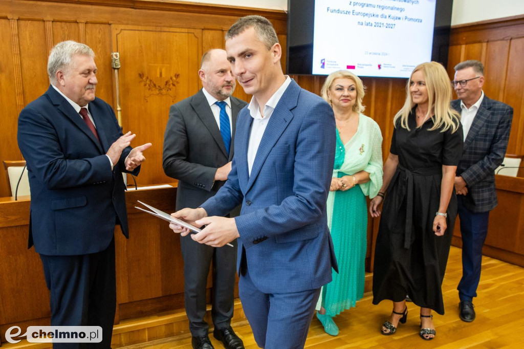 Umowy FEdKP: usługi społeczne, wsparcie biznesu, dziedzictwo