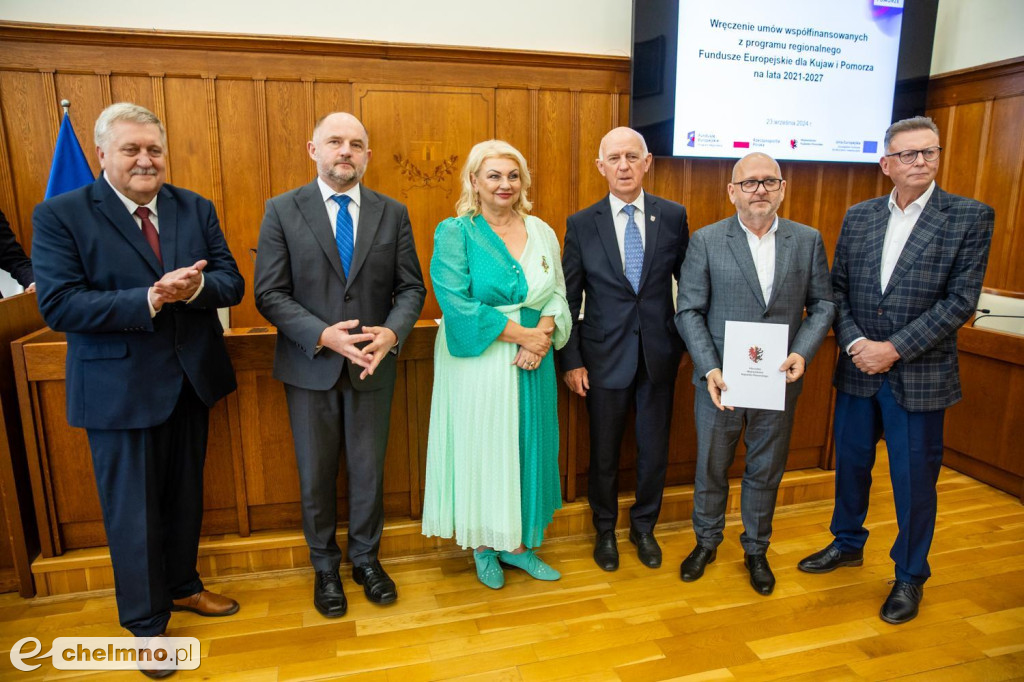 Umowy FEdKP: usługi społeczne, wsparcie biznesu, dziedzictwo