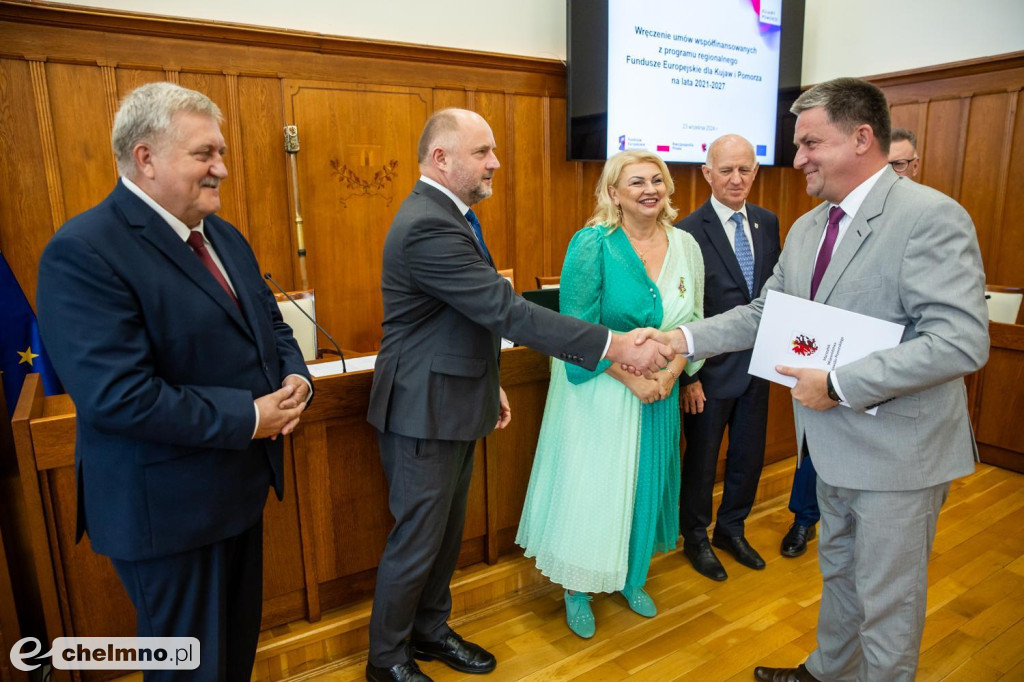 Umowy FEdKP: usługi społeczne, wsparcie biznesu, dziedzictwo