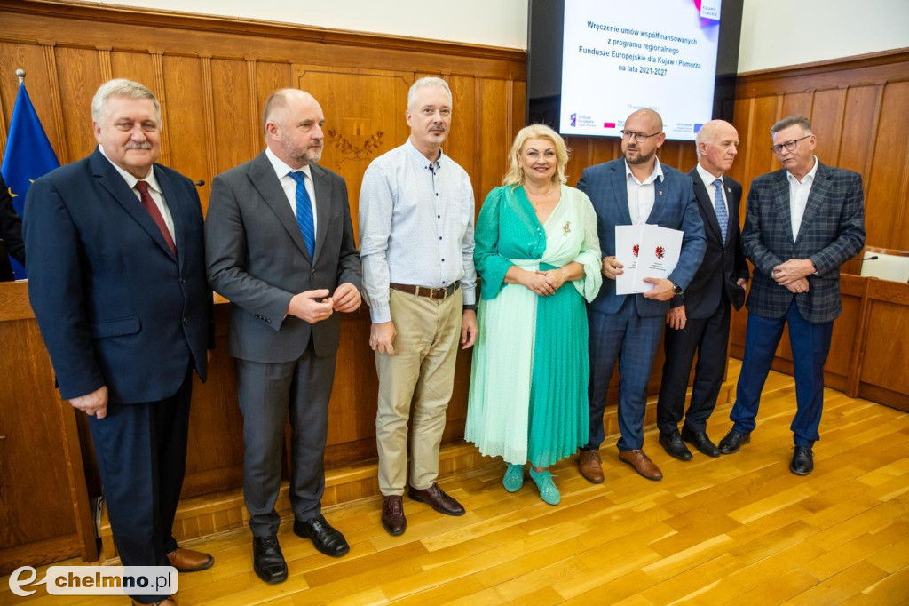 Umowy FEdKP: usługi społeczne, wsparcie biznesu, dziedzictwo