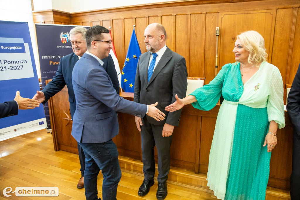 Umowy FEdKP: usługi społeczne, wsparcie biznesu, dziedzictwo