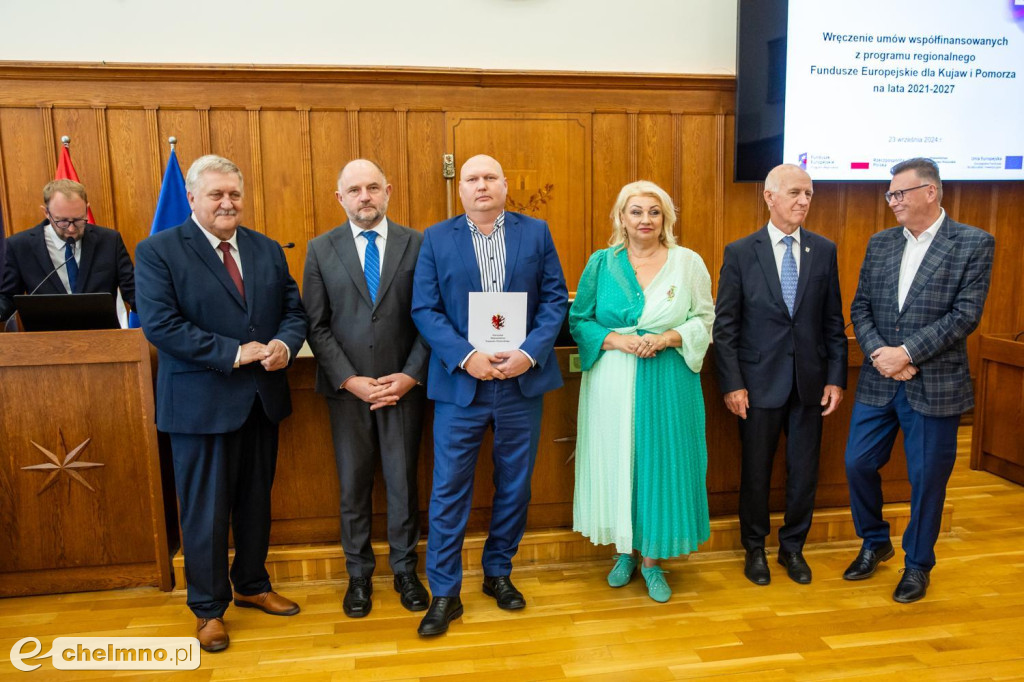 Umowy FEdKP: usługi społeczne, wsparcie biznesu, dziedzictwo
