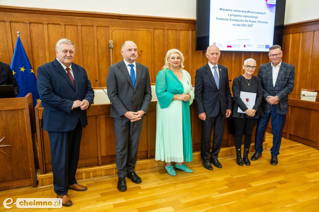 Umowy FEdKP: usługi społeczne, wsparcie biznesu, dziedzictwo