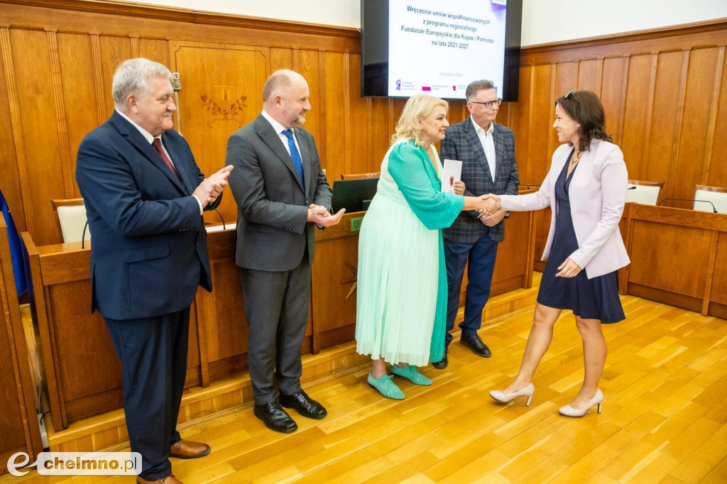 Umowy FEdKP: usługi społeczne, wsparcie biznesu, dziedzictwo