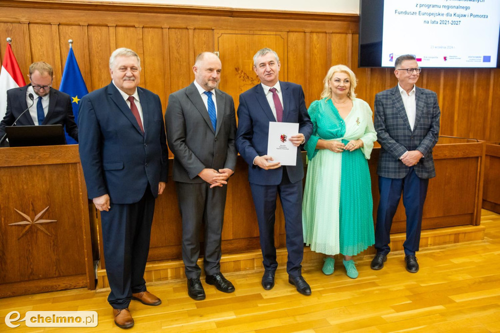 Umowy FEdKP: usługi społeczne, wsparcie biznesu, dziedzictwo