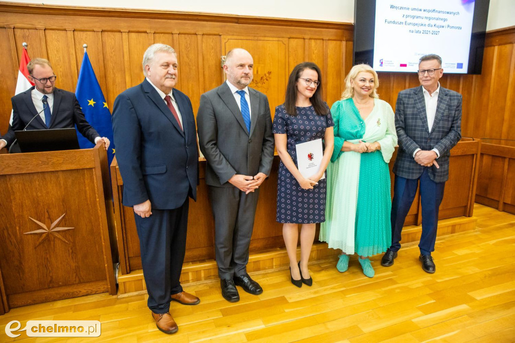 Umowy FEdKP: usługi społeczne, wsparcie biznesu, dziedzictwo