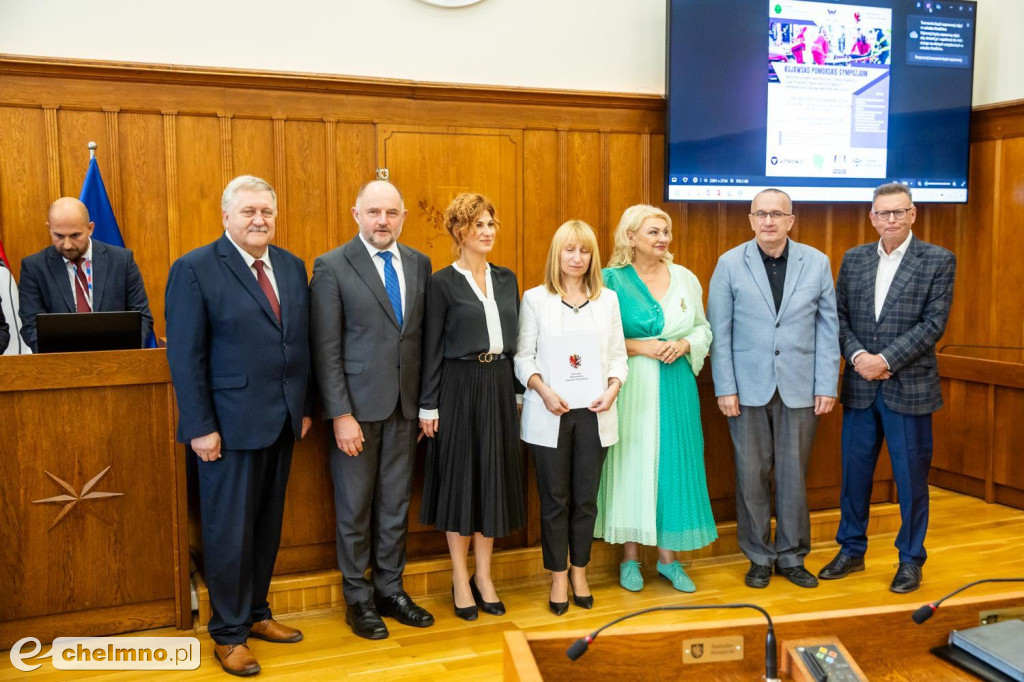 Umowy FEdKP: usługi społeczne, wsparcie biznesu, dziedzictwo