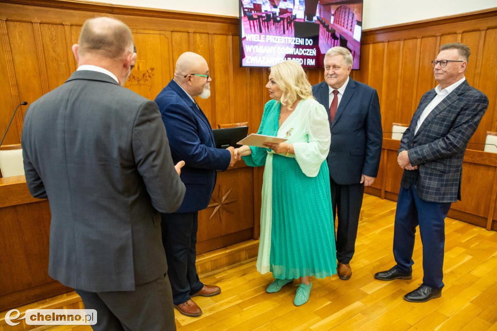 Umowy FEdKP: usługi społeczne, wsparcie biznesu, dziedzictwo